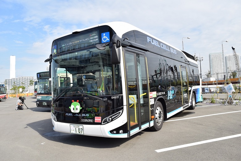 トヨタ自動車の燃料電池バスを導入