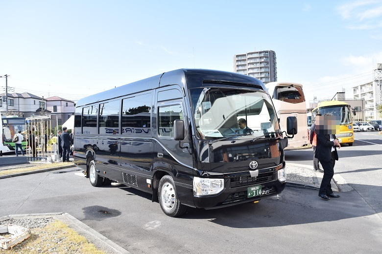 中京車体工業・リフト付きマルチユースマイクロバス