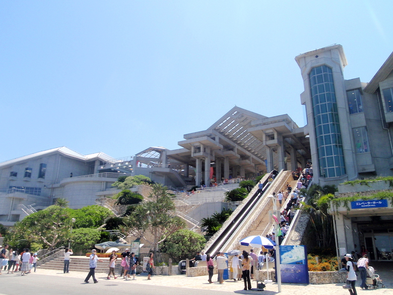 美ら海水族館外観