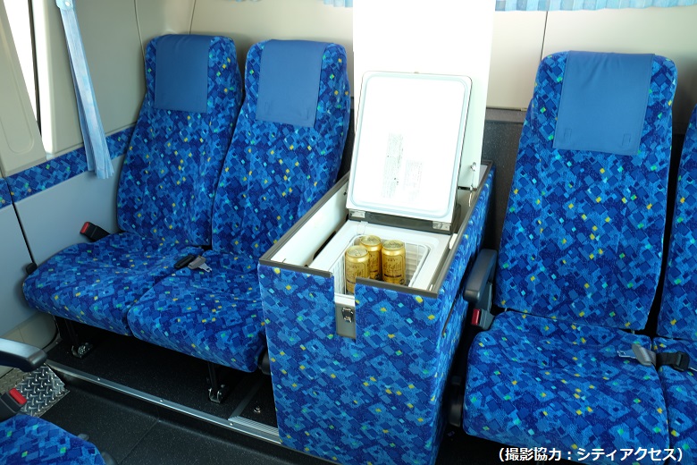 中型バスの冷蔵庫