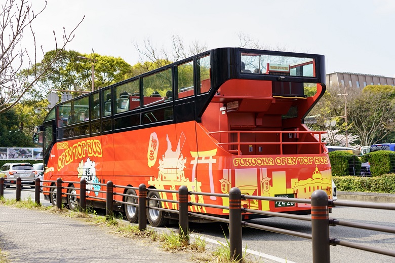 福岡観光の足・オープントップバス