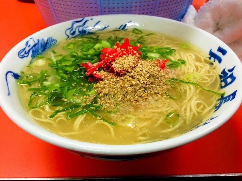 博多ラーメンで人気の福岡へバス旅行