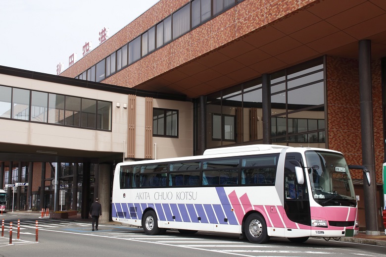 秋田空港の貸切バス乗り場