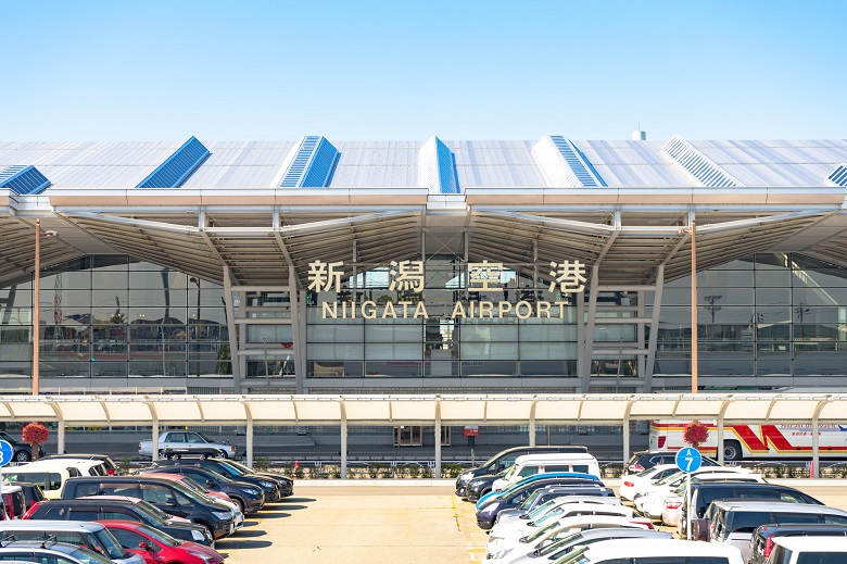 新潟空港の貸切バス乗り場