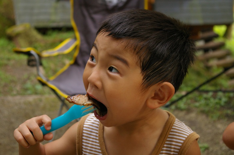 のびのびとBBQを楽しんで