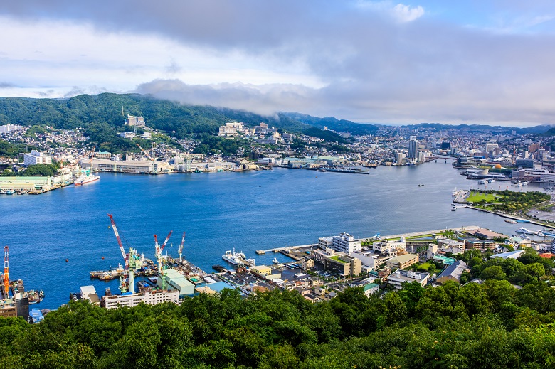 鍋冠山から長崎港の眺め