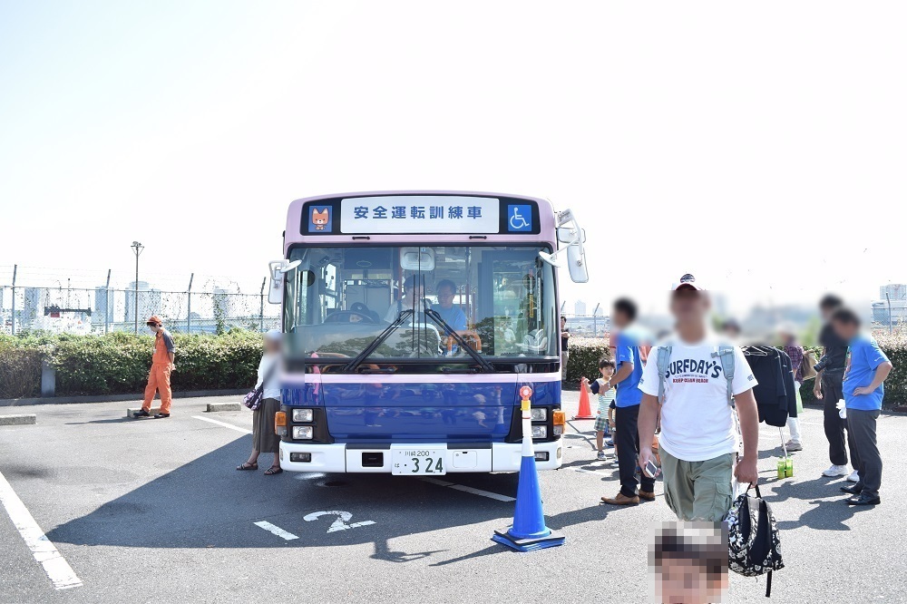 安全運転訓練車