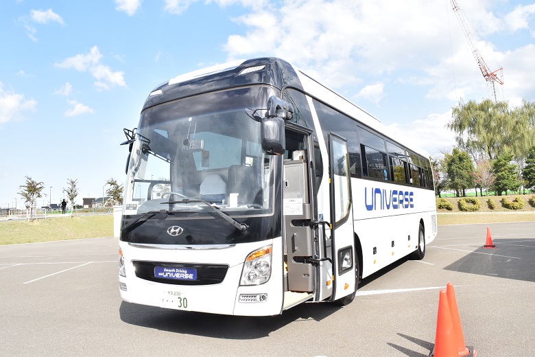 ヒュンダイユニバース運転体験可能