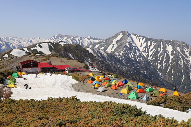 長野県・蝶が岳山頂付近