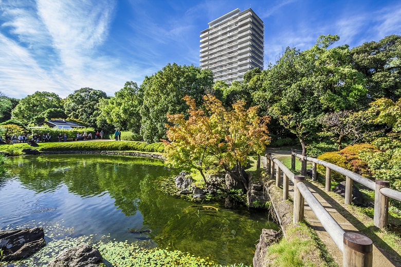 白鳥庭園