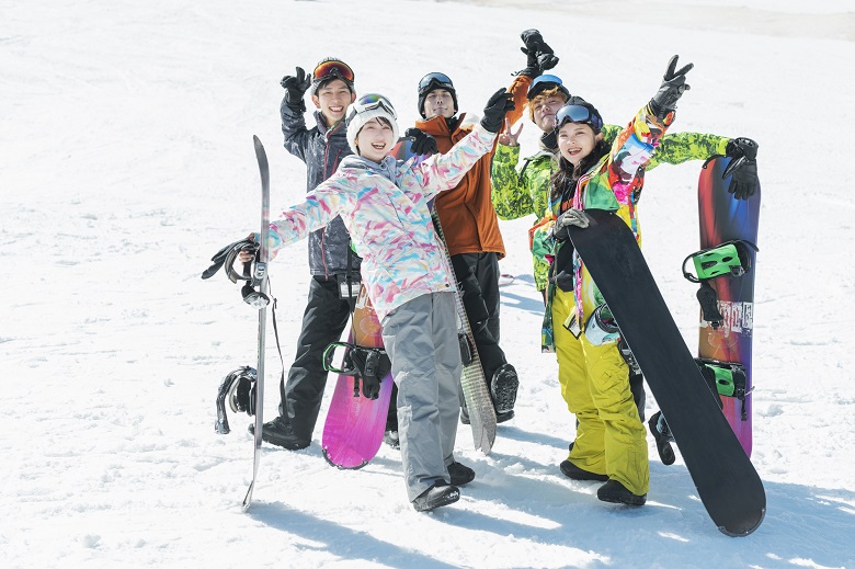 長崎出発・1泊2日のスキー・スノボー旅行、貸切バス料金を計算