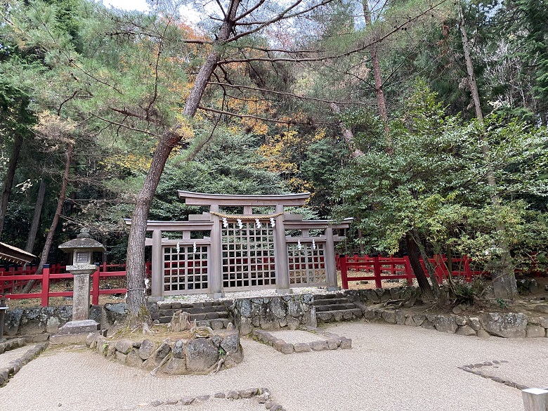 檜原神社の拝殿