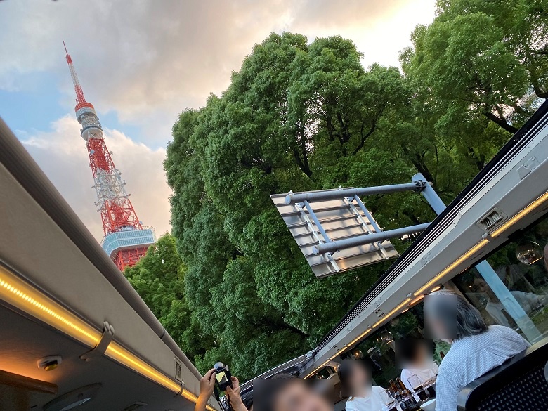 ルーフトップから眺める東京タワー