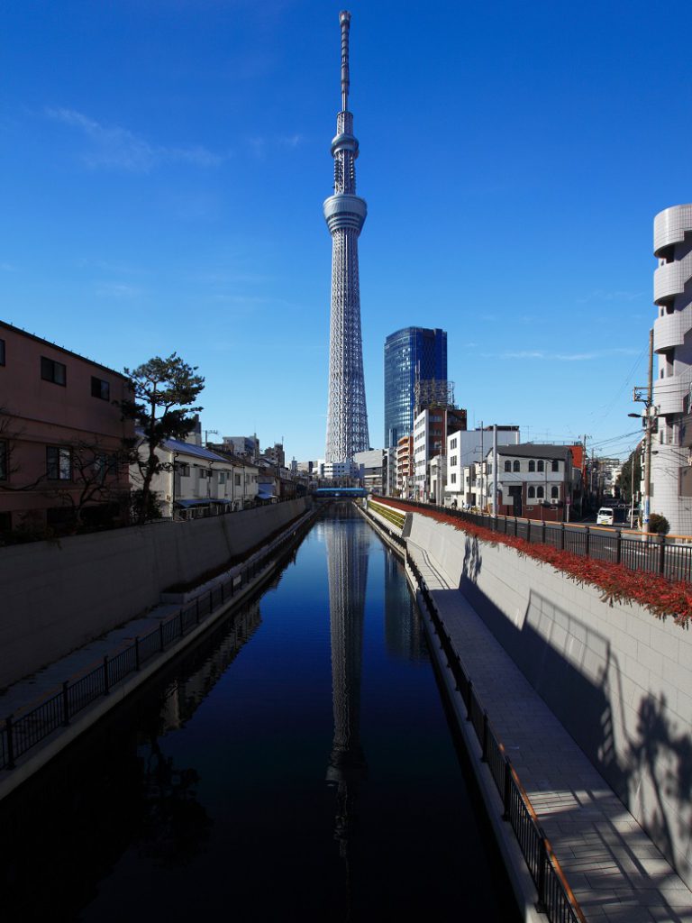 逆さスカイツリーを楽しめる名所「十間橋」