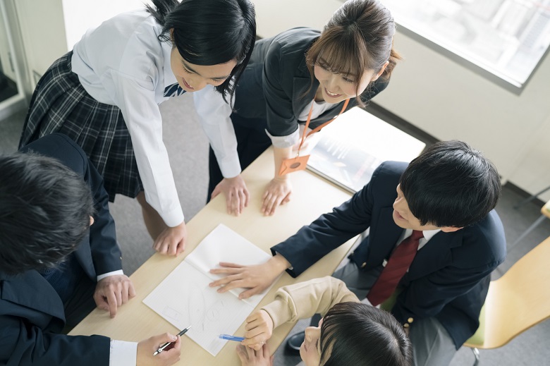 「コンドミニアムホテル／沖縄体験学習センター しまんちゅクラブ」で合宿