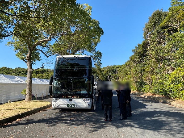 ジャムジャムエクスプレスが特別参加・高速バス2台を展示