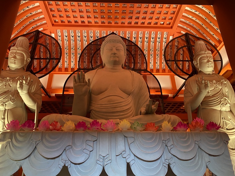 復元された3体の仏像