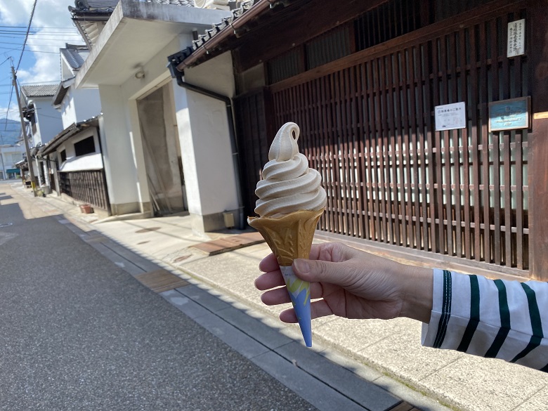 お醤油ソフトクリーム