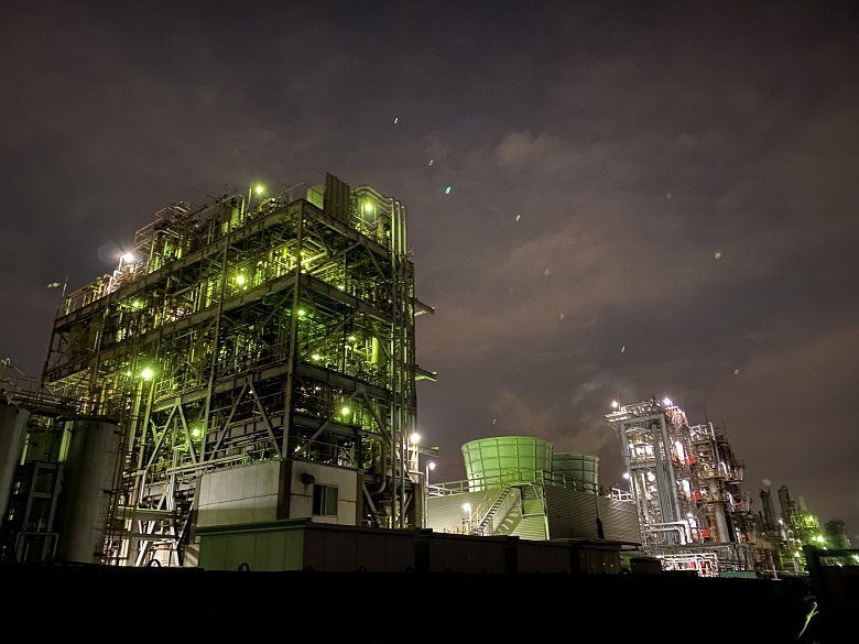 美しくも怪しい川崎工場夜景