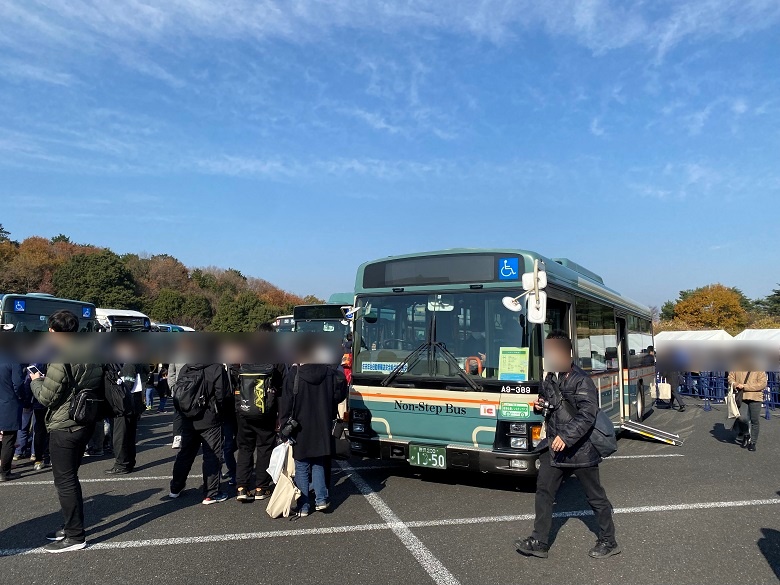 「西武バス90周年 大感謝祭」を12月11日（日）開催！3扉のA7-403号車を笹カラーで復元展示など、過去最大級の車両展示で大盛況