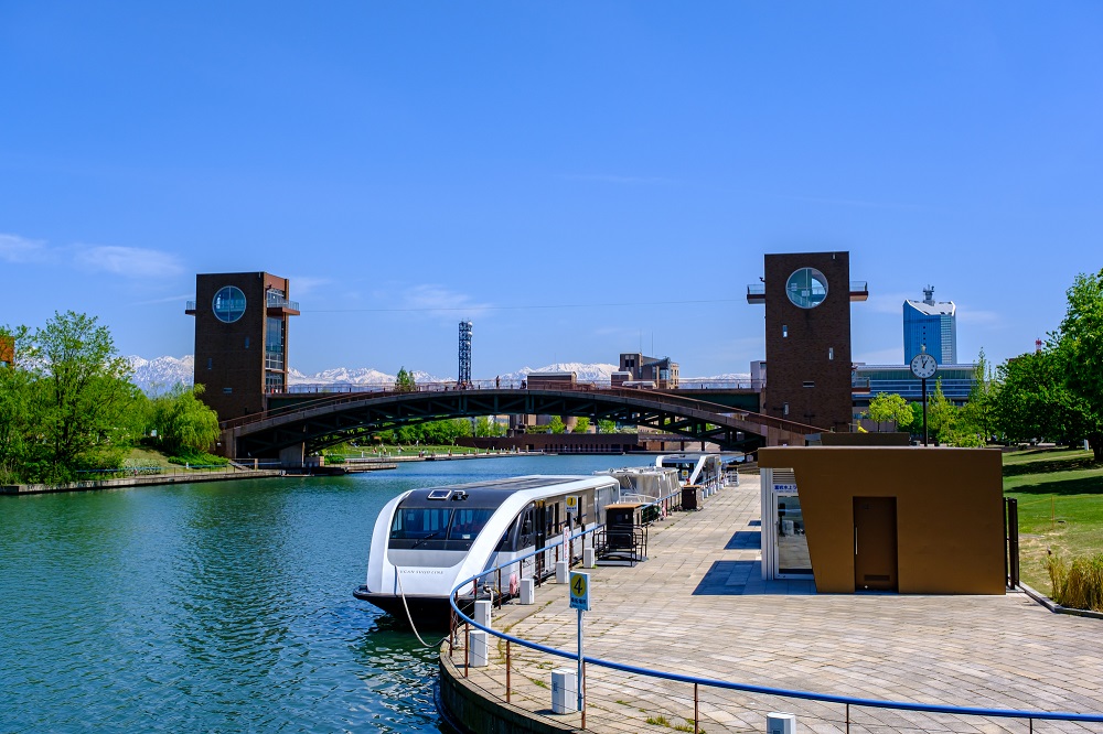 「富岩運河環水公園（ふがんうんがかんすいこうえん）」