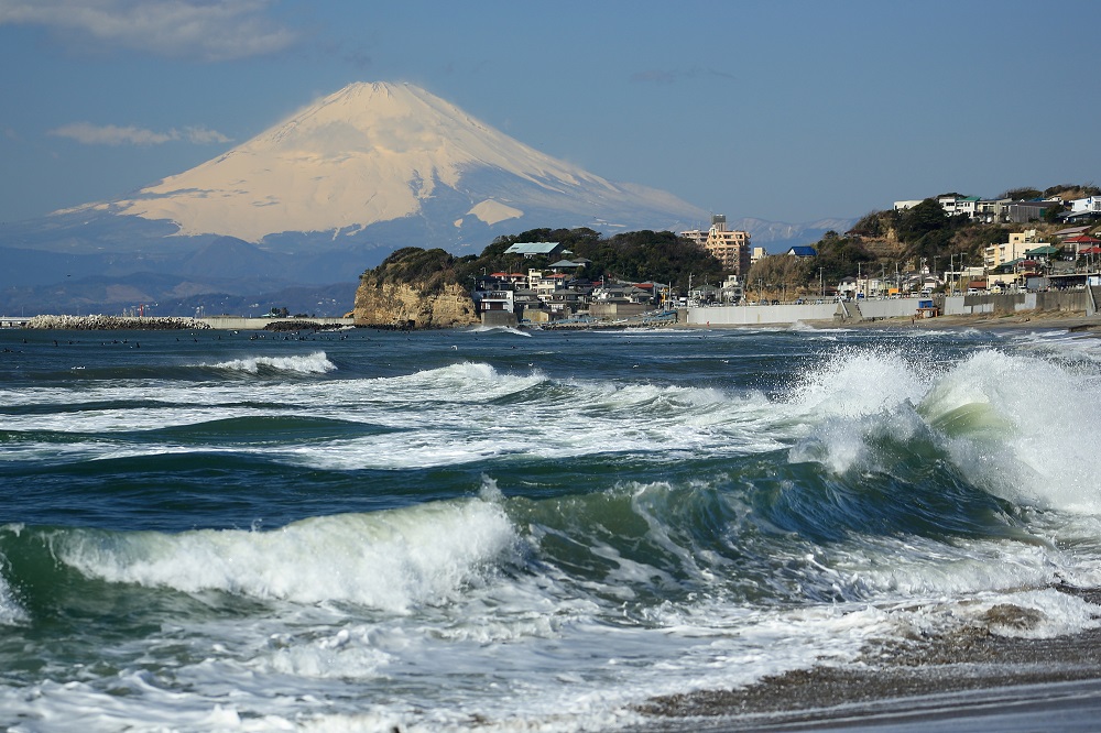 富士山を臨む鎌倉と湘南の海