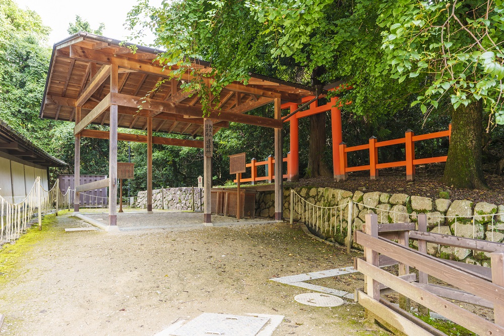 御蓋山浮雲峰遥拝所（みかさやまうきぐものみねようはいじょ）