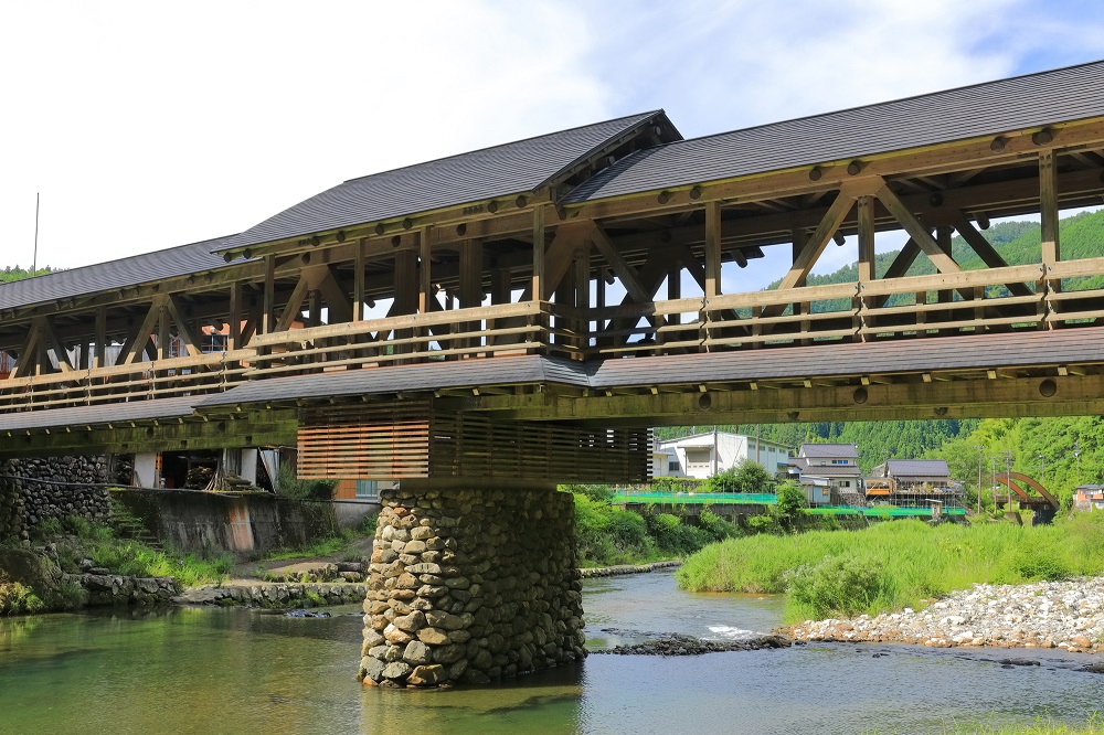 「三嶋神社」の神幸橋