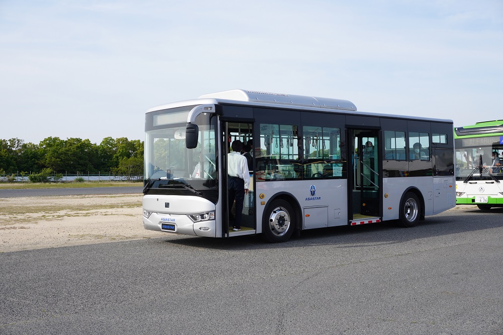 9mの電気バス「オノエンスターEV」