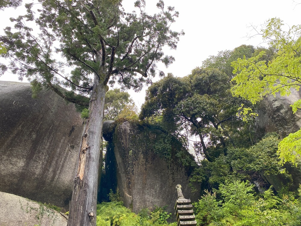 「笠置」という地名の由来となった岩