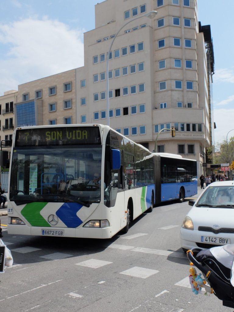 マヨルカ島のパルマ市内は連節バスがほとんど
