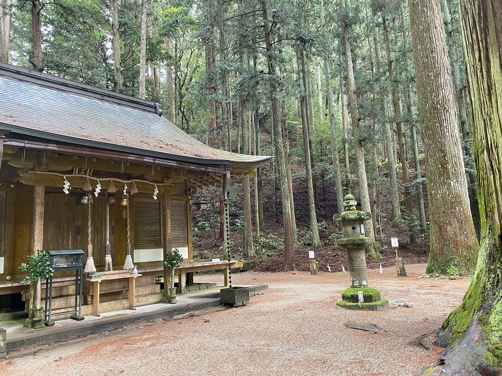 人っ子一人いない室生龍穴神社