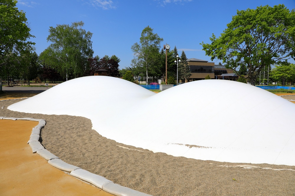 里見が丘公園・ふわふわドーム