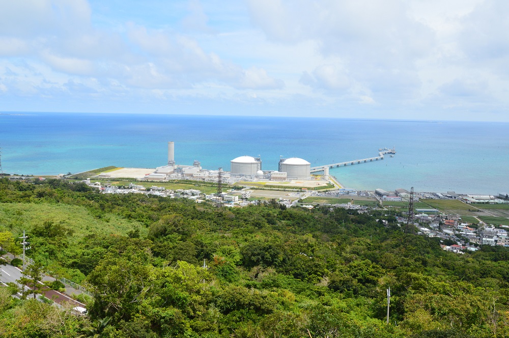 中城城跡から眺めた「中城湾」