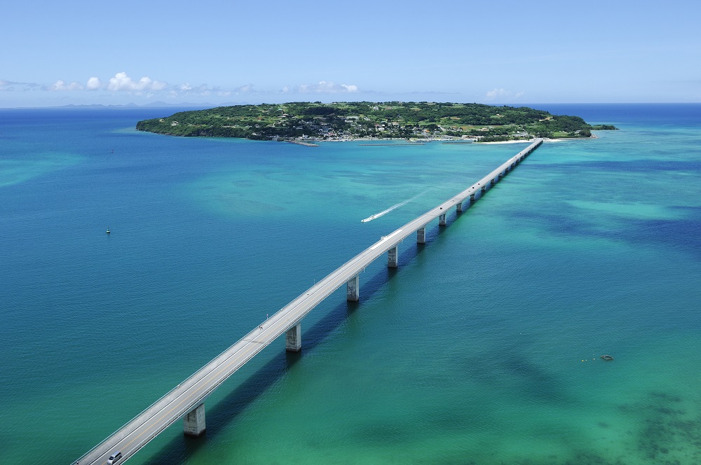 「古宇利大橋」と「古宇利島」