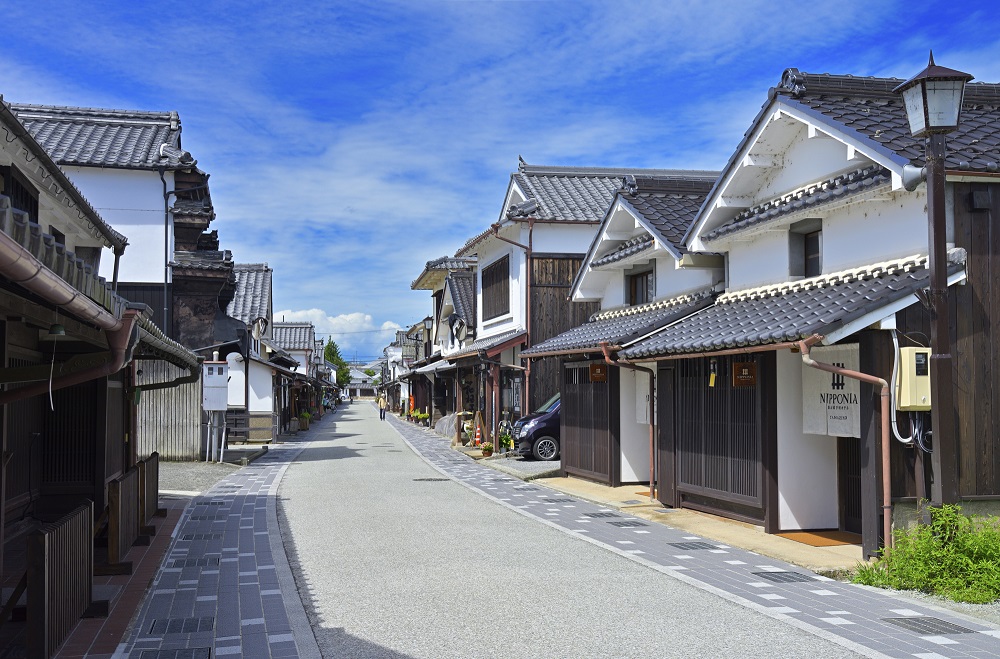 丹波篠山・河原町妻入商家群の街並み