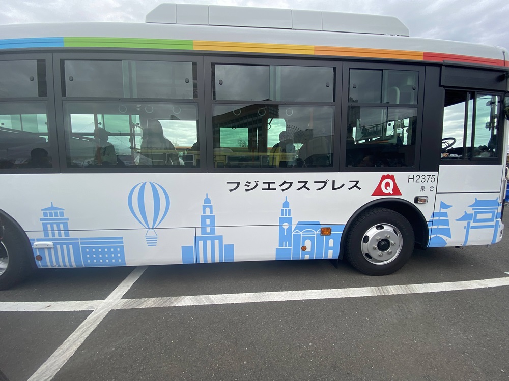 横浜タウンバス134系統車両