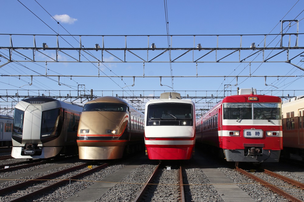 湯西川温泉までは東武鉄道とバス