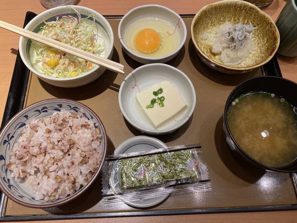 やよい軒のしらす定食