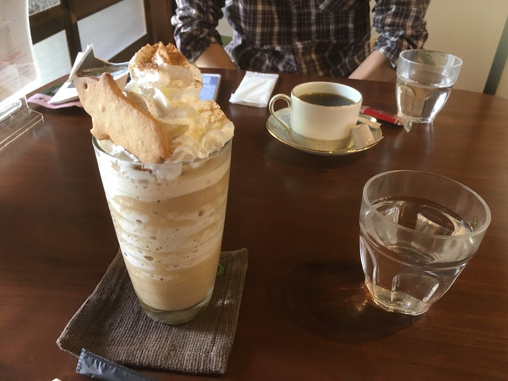 CAFE・鍼灸 ZADANで休憩