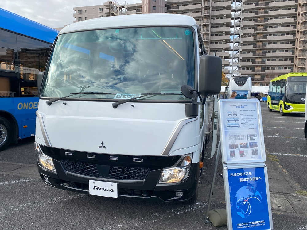 三菱ふそうローザ観光仕様車