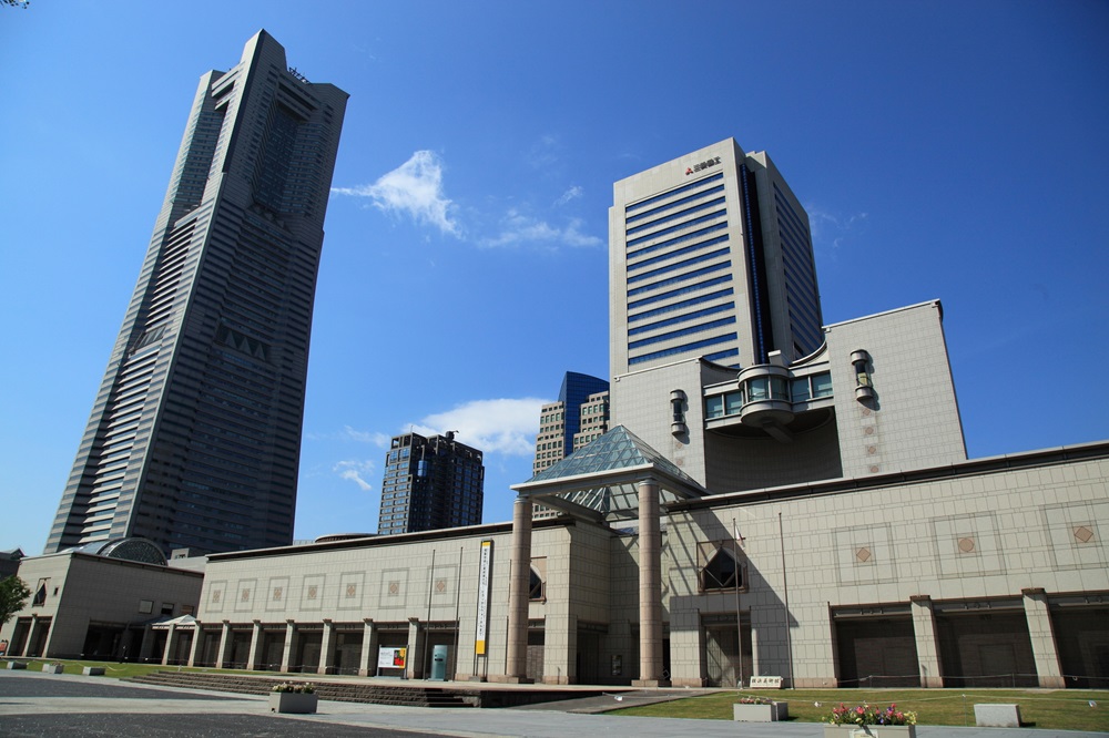 横浜美術館