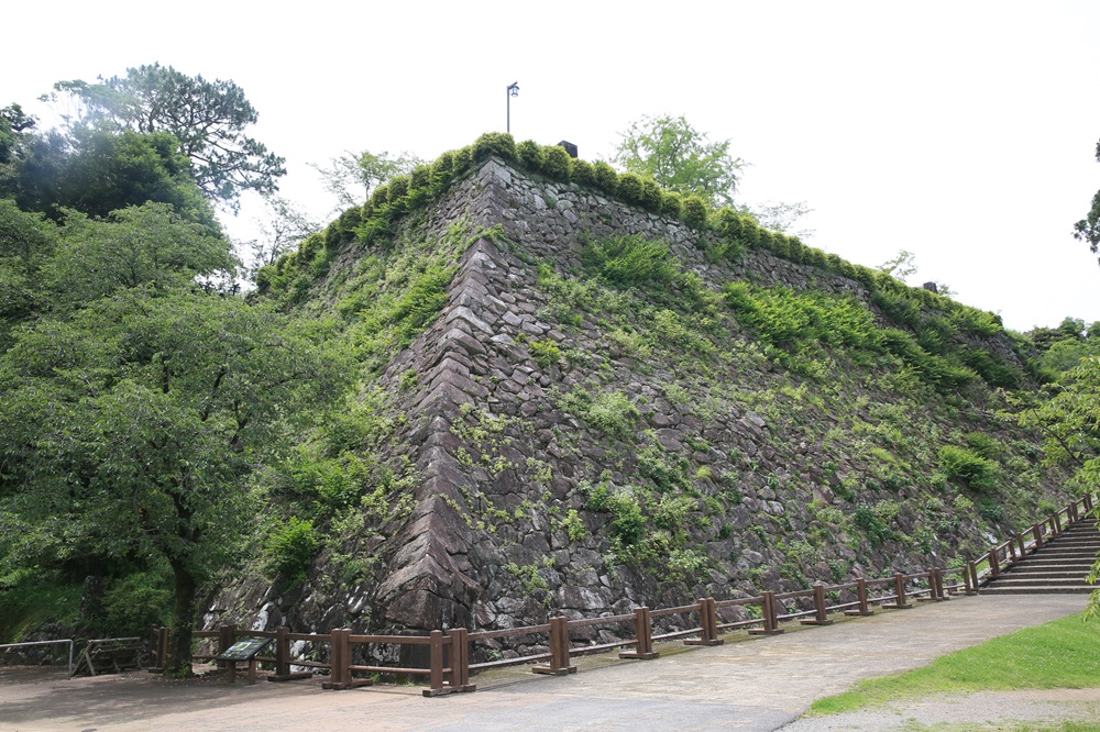 延岡城の千人殺しの石垣