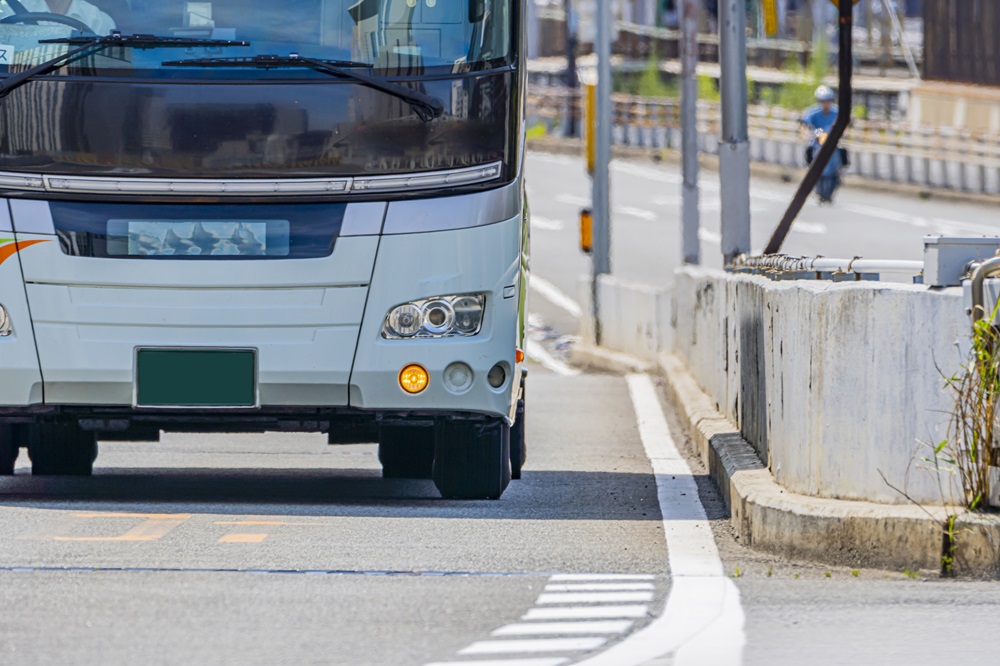 貸切バスを1人の運転手で運転してもよい距離は500㎞まで