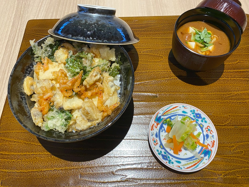 「銀座おのでら監修 季節のかき揚げ丼（春）」