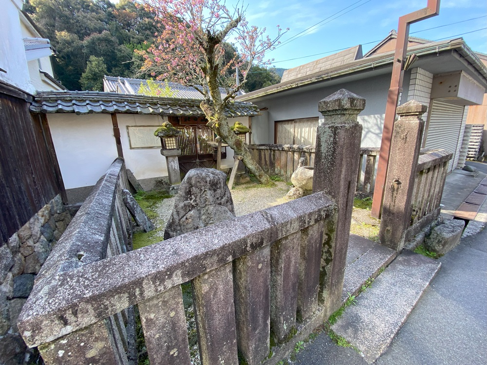 長谷山口神社の拝所