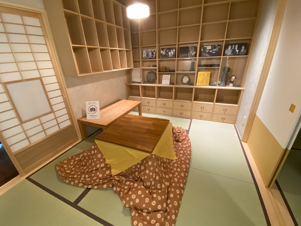 展示室2「乱歩の暮らしと執筆」