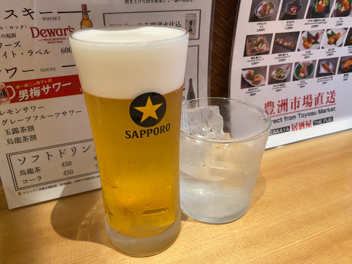 生ビールと「和ら麦」をオンザ・ロックで