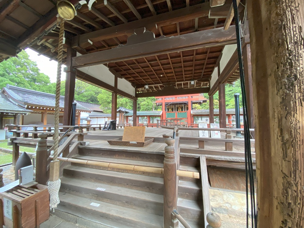 氷室神社の境内
