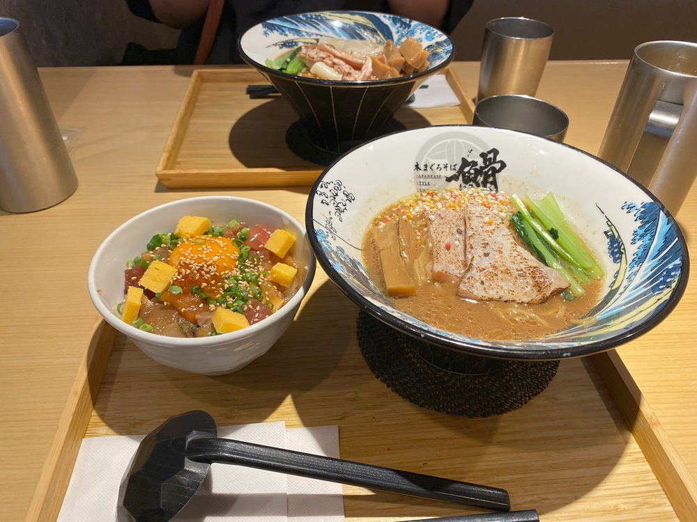 本マグロそばとミニヅケ丼のセット